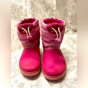 Light CROC winter boot, size 9 kids